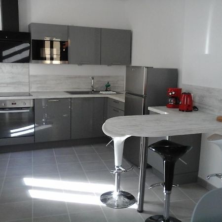 Colombe Apartamento LʼIsle-sur-la-Sorgue Exterior foto