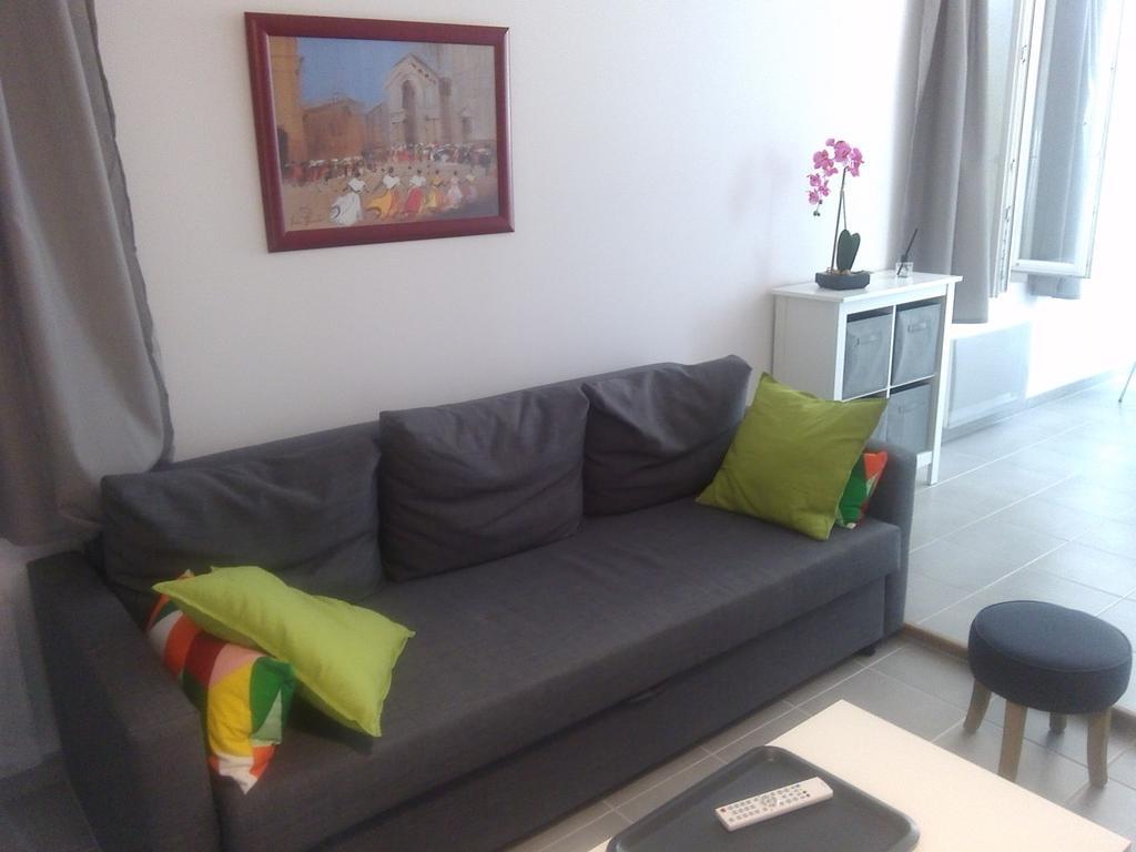 Colombe Apartamento LʼIsle-sur-la-Sorgue Exterior foto